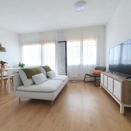 Acojedor Piso Cerca Del Metro Daire Cornellà de Llobregat Dış mekan fotoğraf